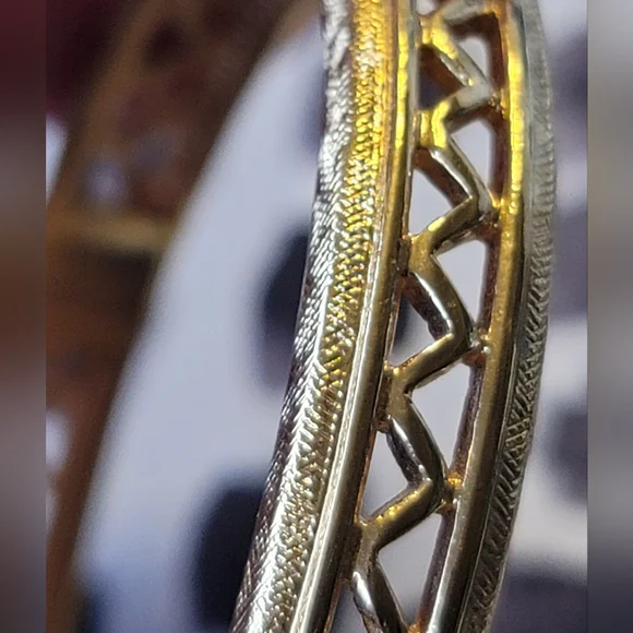 Monet RARE Bangle / Gold Gilded Look / Goldtone, Vintage, Estate, Size 8 - Picture 6 of 10